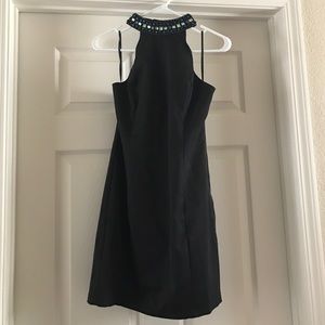 Sleeveless collar dress